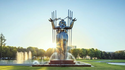 ��ְ���������ѡ�֮�ǣ����ŵ�ʮ��ְ����Ů���ڰ�ů�Ļ���