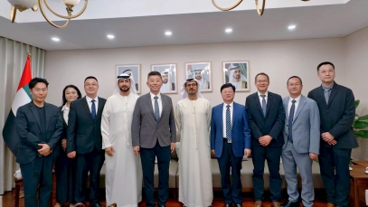 ���ӽ�ҩҵ���Ŷ��³������ݻᰢ����פ����ʹ������