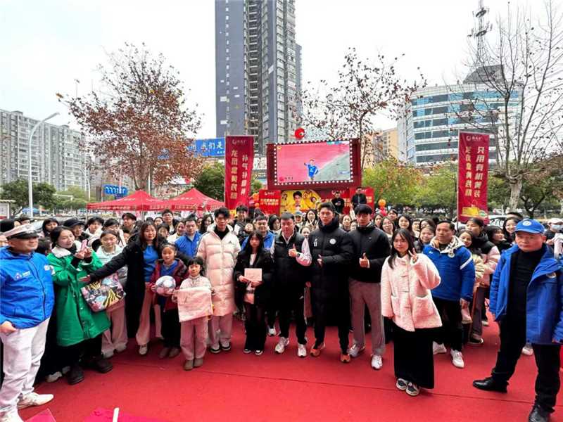 ˫��ͬ�����������������������������������������ݶӹھ����������Բ������